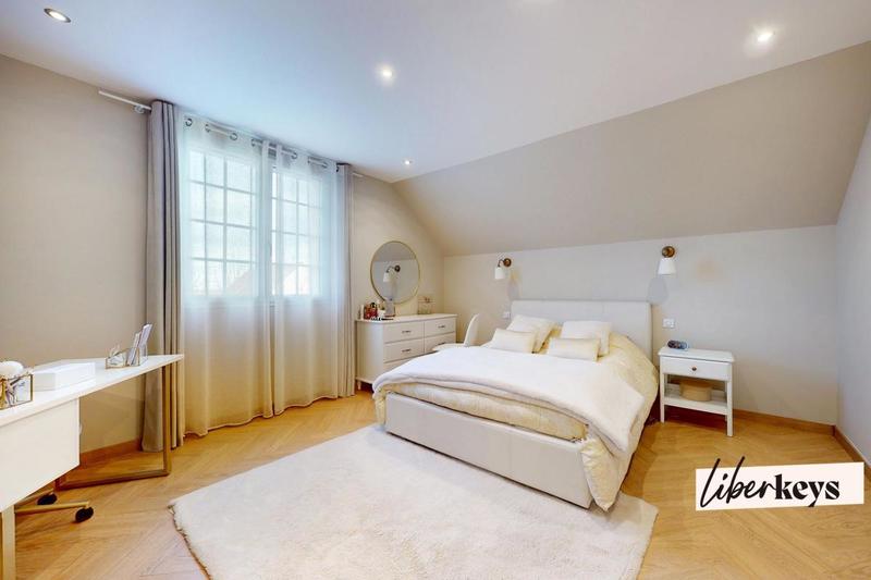 Maison d'architecte - 330 m² - 8 pièces