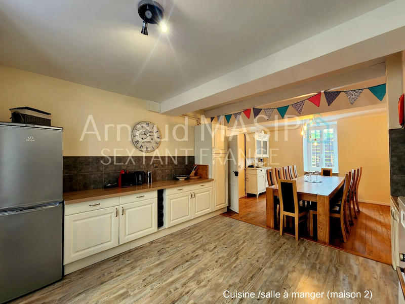 Maison - 273 m² - 11 pièces