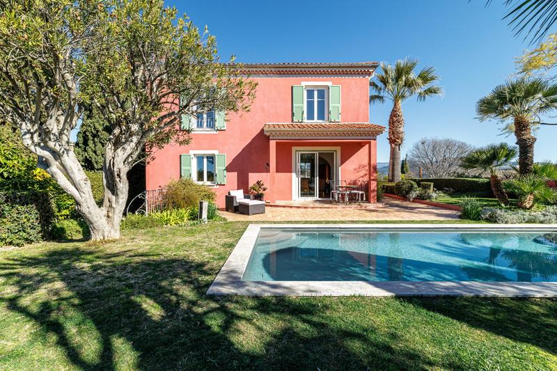 Maison - 205 m² - 6 pièces