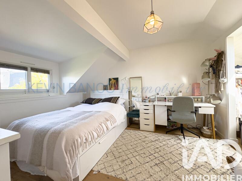 Maison - 183 m² - 9 pièces