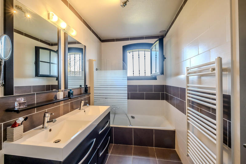 Maison - 206 m² - 7 pièces