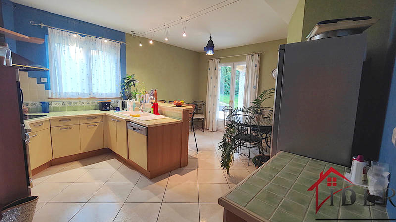 Maison - 200 m² - 8 pièces