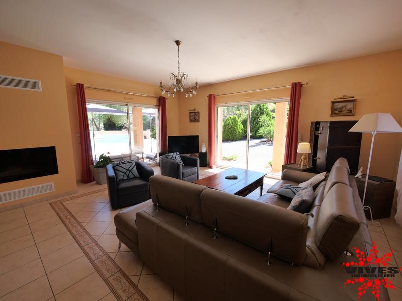 Villa - 213 m² - 6 pièces