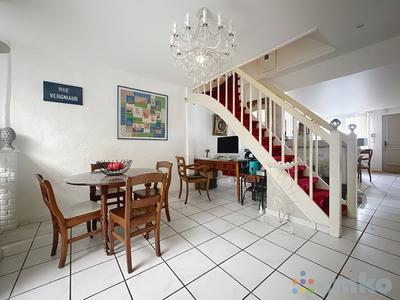 Maison - 164 m² - 5 pièces