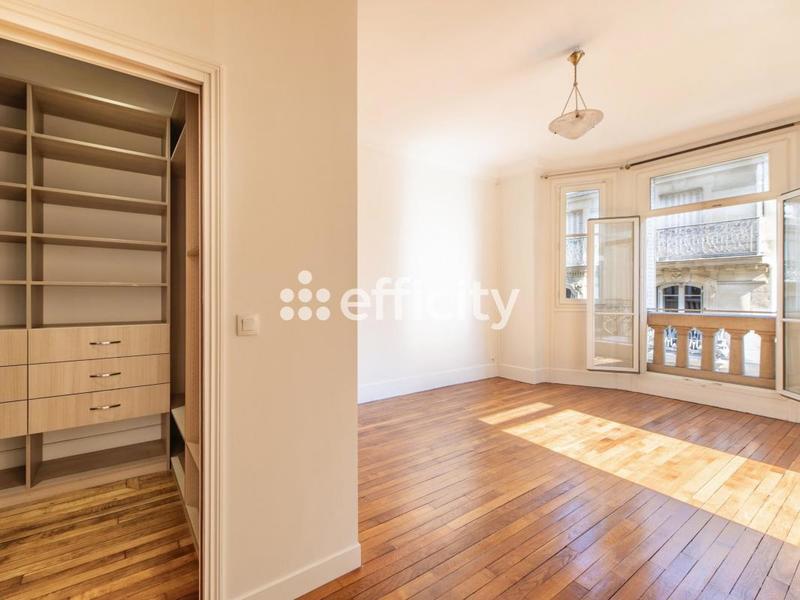 Appartement - 174 m² - 6 pièces