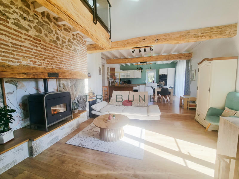Maison - 210 m² - 6 pièces