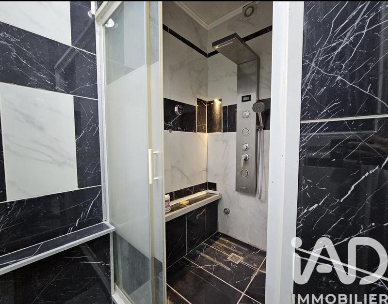 Maison - 142 m² - 8 pièces