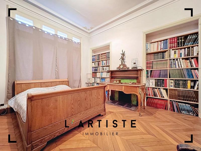 Château - 590 m² - 16 pièces