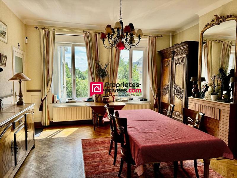 Maison - 245 m² - 8 pièces