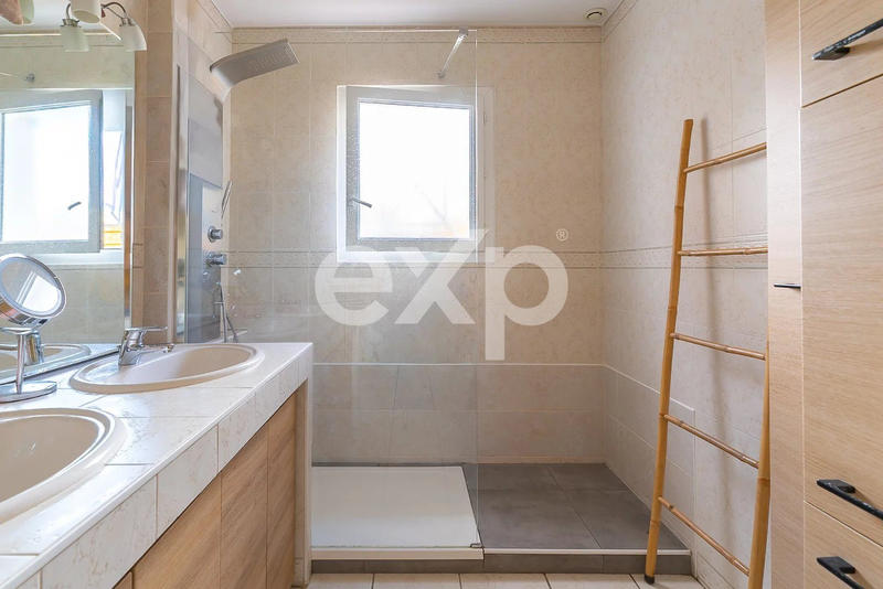 Maison - 118 m² - 5 pièces