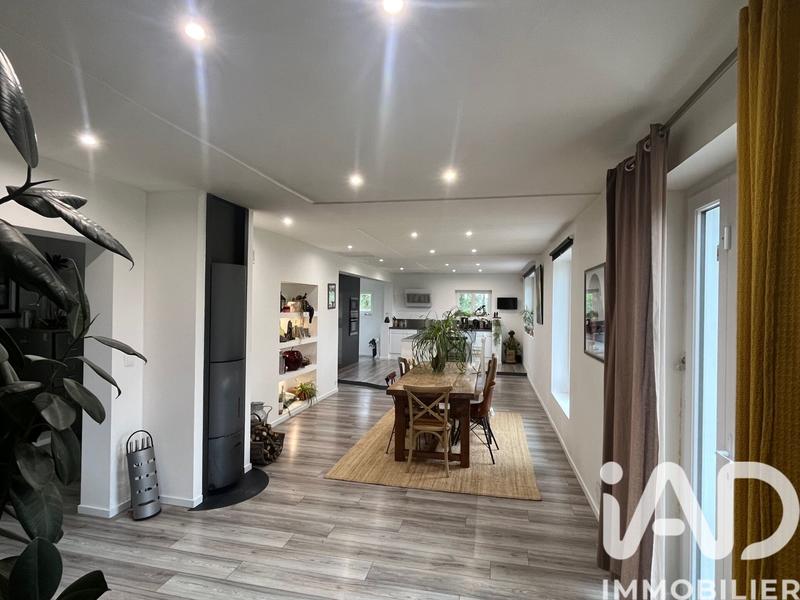 Maison - 210 m² - 8 pièces