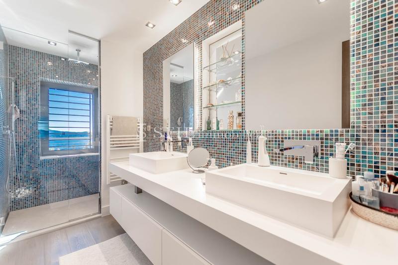 Villa - 310 m² - 7 pièces