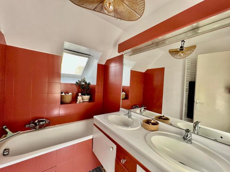 Maison - 145 m² - 6 pièces