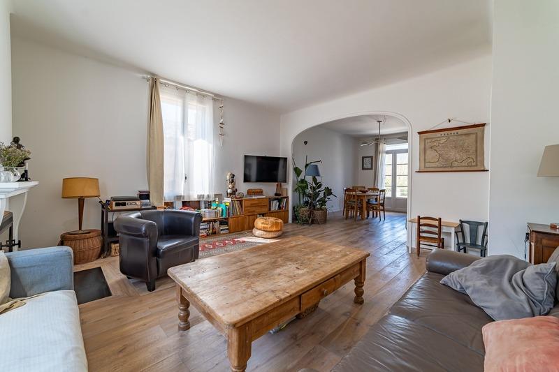 Maison - 465 m² - 15 pièces