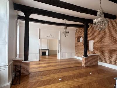 Appartement - 215 m² - 5 pièces