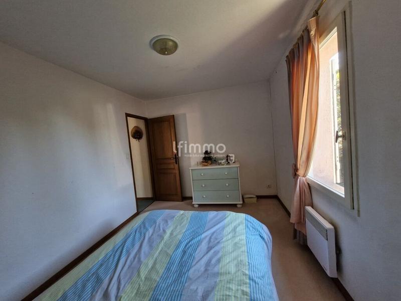 Maison - 94 m² - 7 pièces