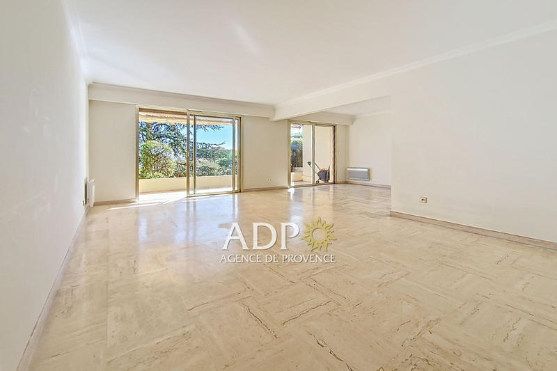 Appartement - 94 m² - 4 pièces