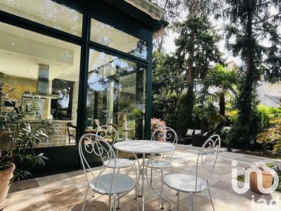 Maison - 200 m² - 6 pièces