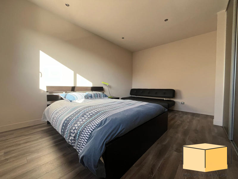 Villa - 207 m² - 6 pièces