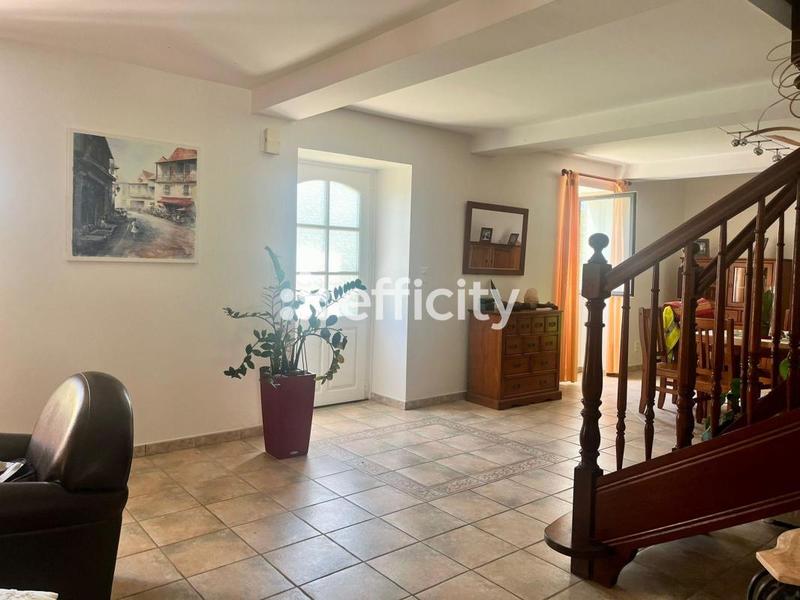 Maison - 213 m² - 5 pièces