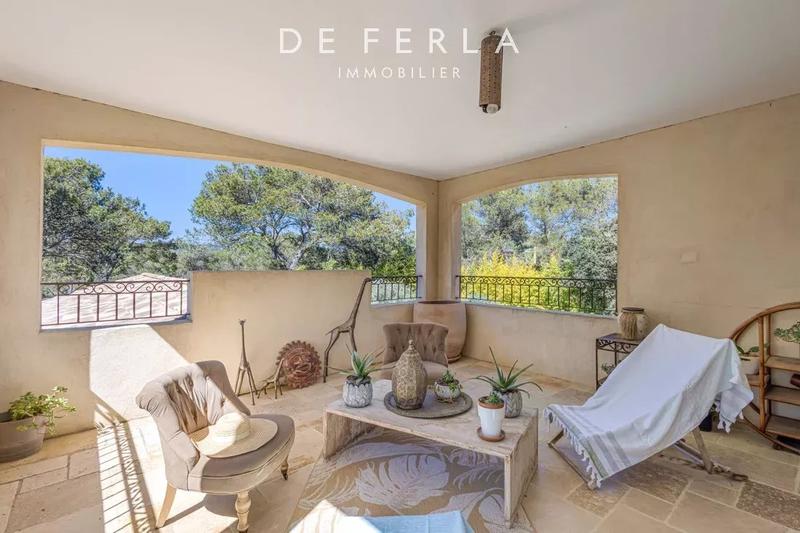 Villa - 250 m² - 9 pièces