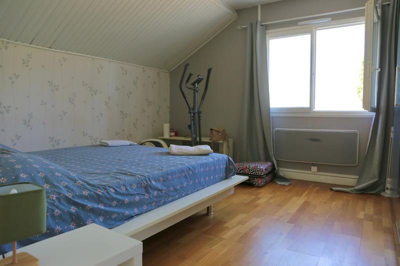 Maison - 210 m² - 7 pièces