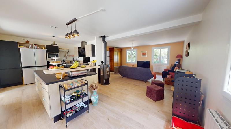 Maison - 280 m² - 8 pièces