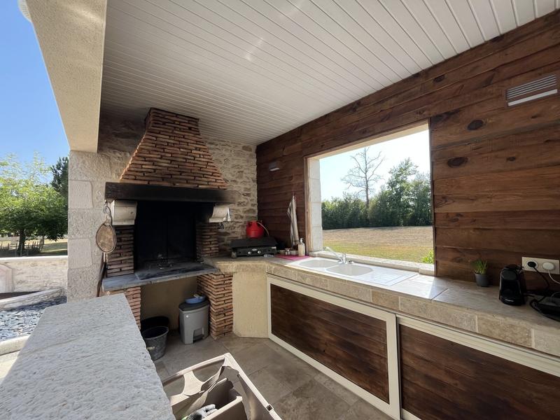 Maison traditionnelle - 210 m² - 8 pièces