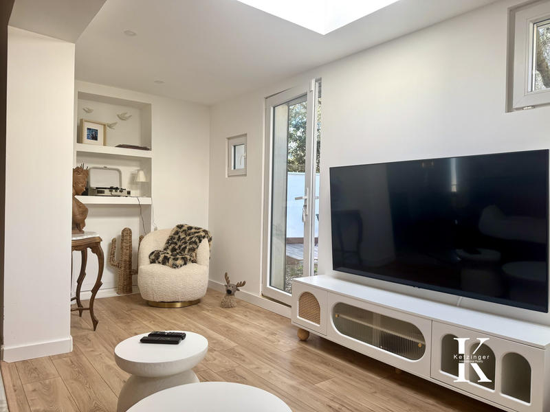 Maison - 249 m² - 8 pièces