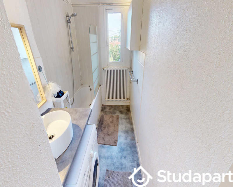 Chambre - 80 m² - 1 pièce