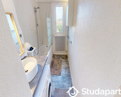 Chambre - 80 m² - 1 pièce