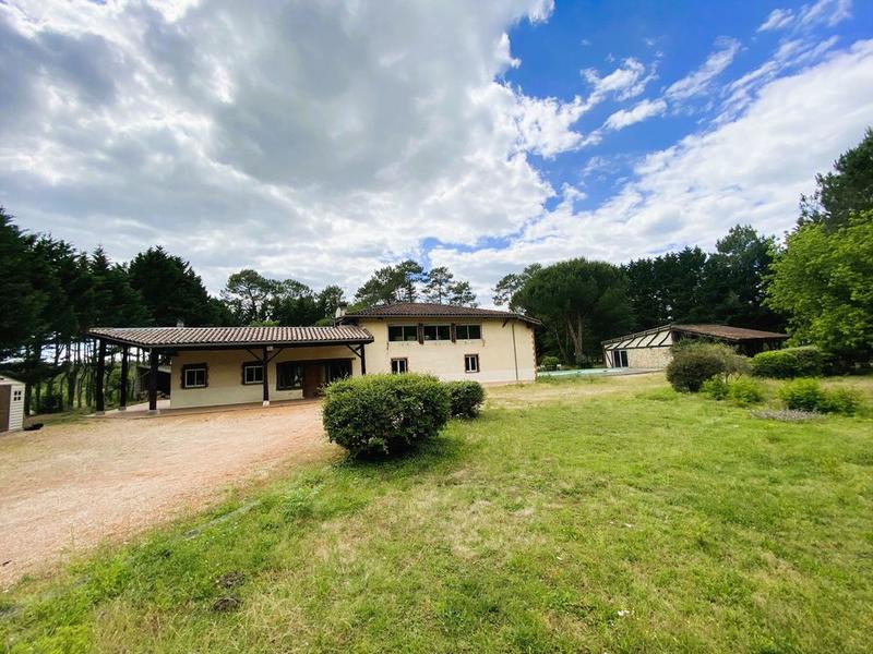 Maison en pierre - 260 m² - 8 pièces