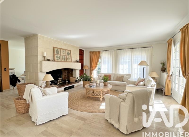 Maison - 325 m² - 8 pièces