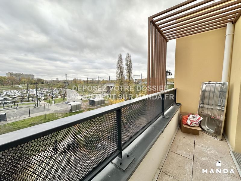 Chambre - 9 m² - 4 pièces