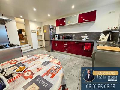 Maison - 470 m² - 18 pièces