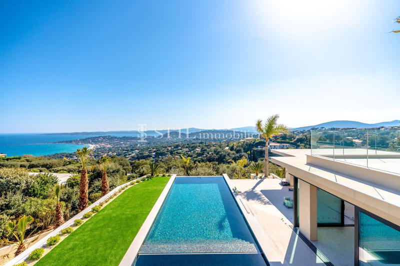 Villa - 353 m² - 6 pièces