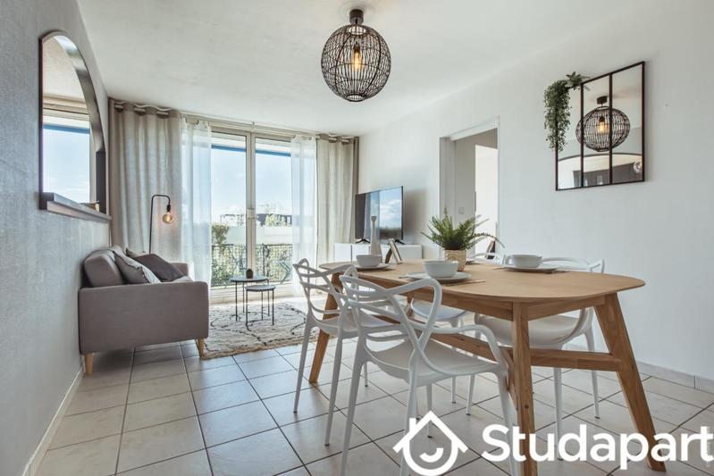 Chambre - 9 m² - 1 pièce