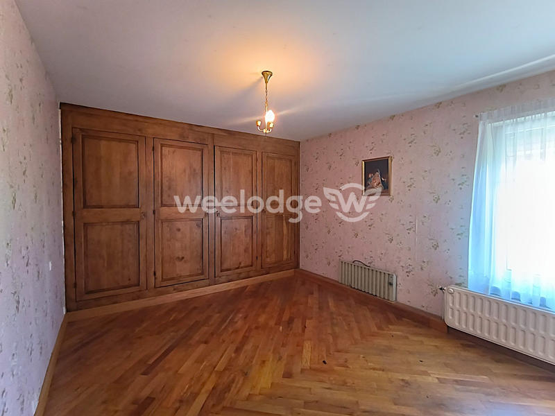 Maison - 140 m² - 9 pièces