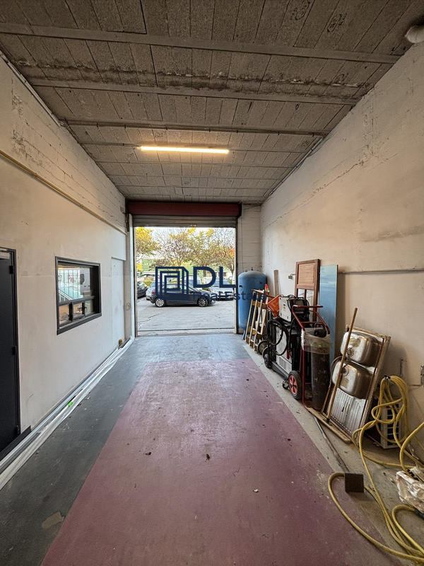 Entrepôt - 287 m²