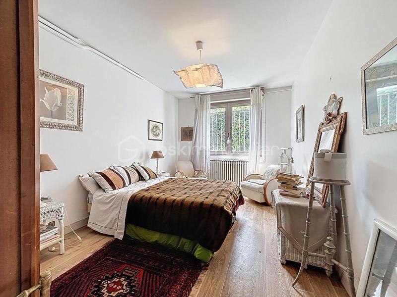 Maison - 200 m² - 8 pièces