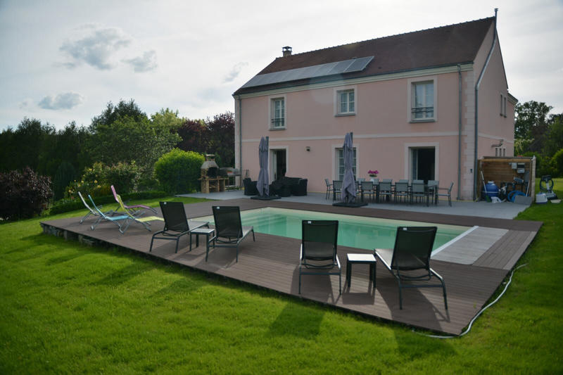 Maison - 218 m² - 8 pièces