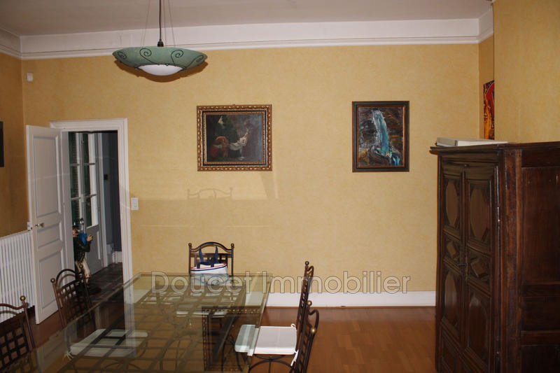 Demeure - 250 m² - 8 pièces