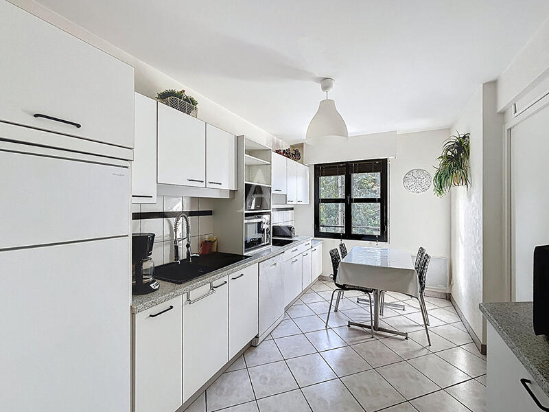 Appartement - 84 m² - 4 pièces