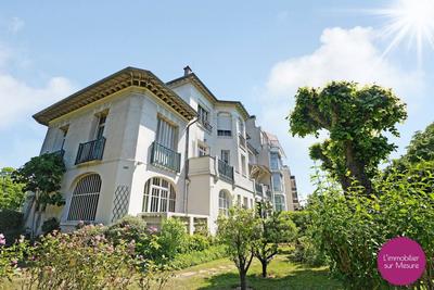 Appartement - 165 m² - 6 pièces