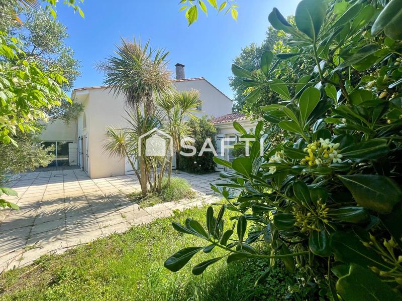 Maison - 195 m² - 8 pièces