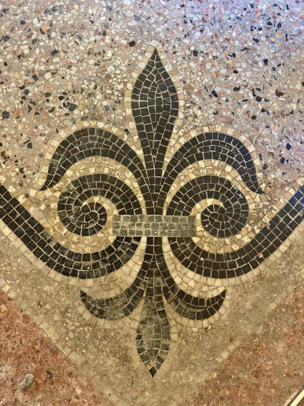 Maison - 260 m² - 9 pièces