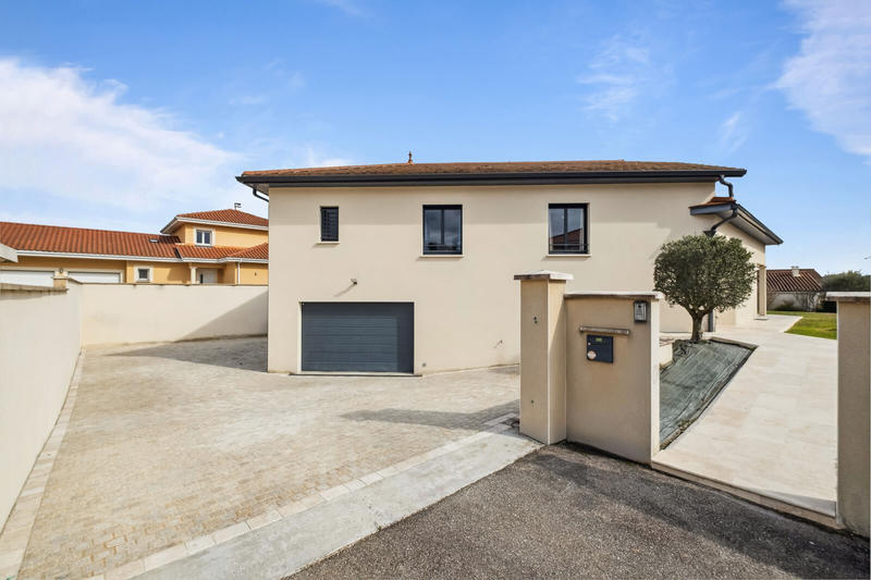 Maison - 140 m² - 6 pièces