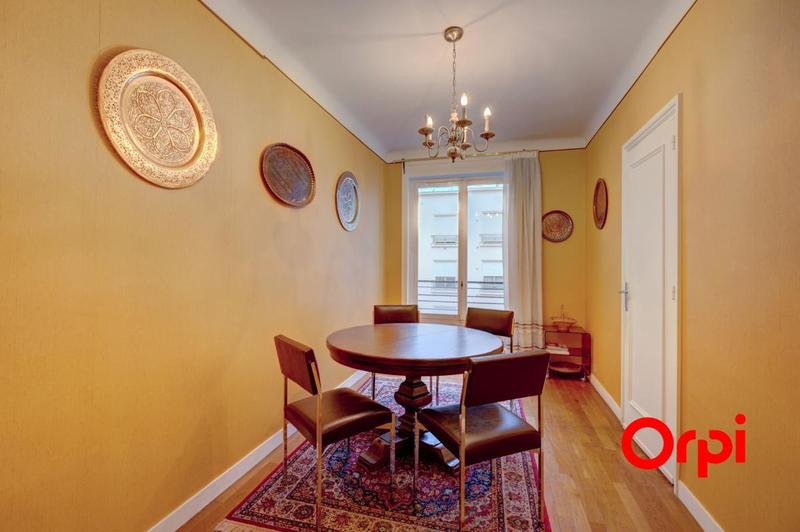 Appartement - 152 m² - 6 pièces