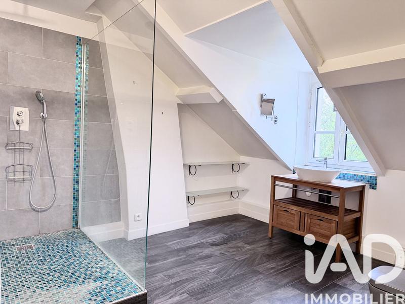 Maison - 317 m² - 9 pièces