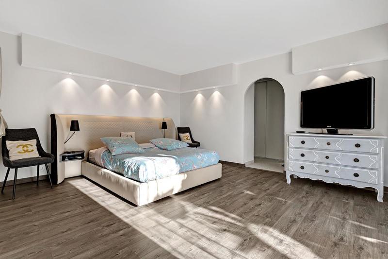 Maison - 230 m² - 5 pièces